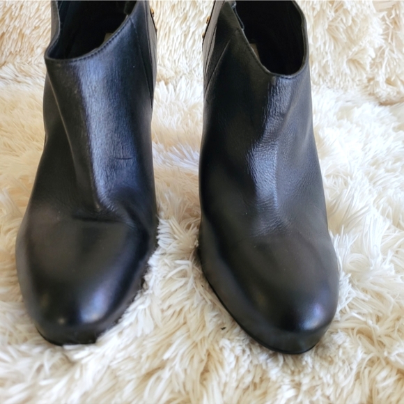 Steve Madden Black Clubbin Bootie w/Gold Studded Heels size 10M - Picture 8 of 10